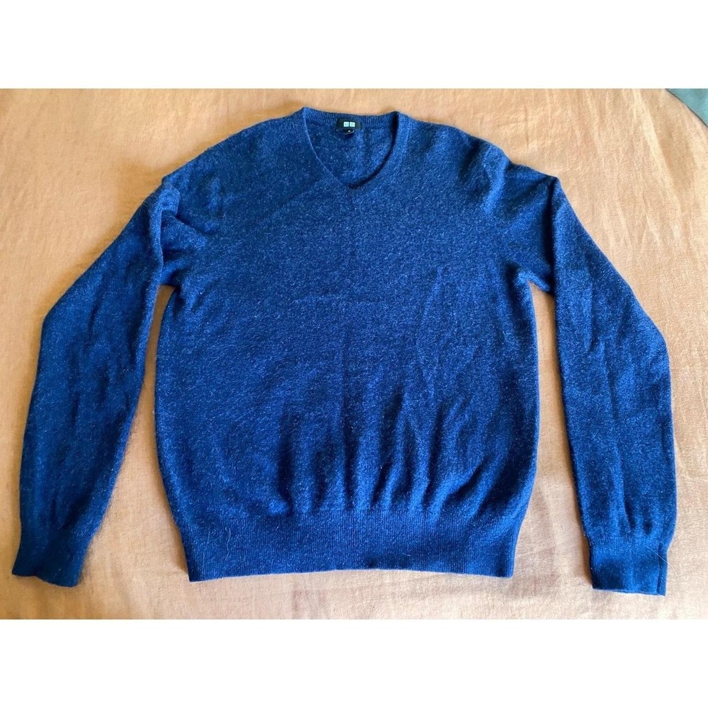 Uniqlo Cashmere Sweater Medium Blue V Neck Soft Classic Poetcore s62